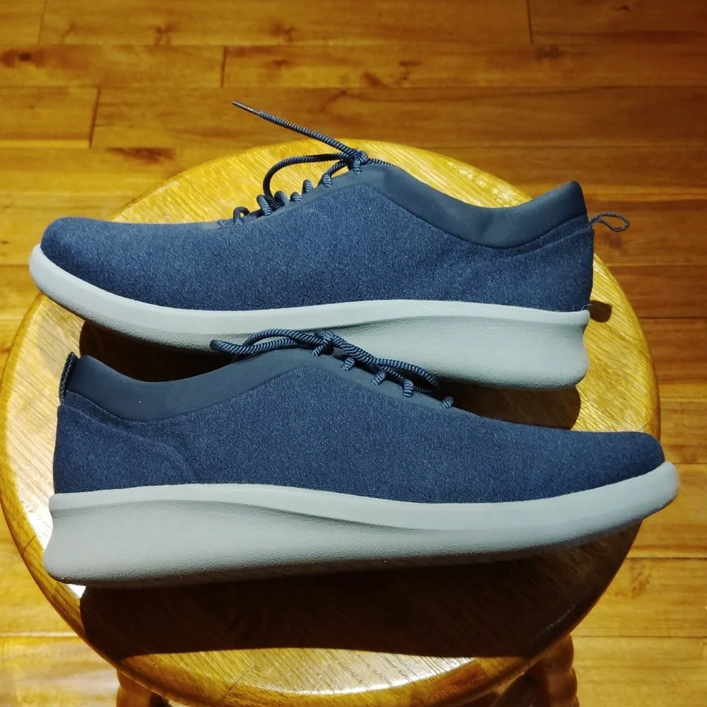 NEW Clark's Women's Cloudsteppers Sillian 2.0 Pace Sneakers